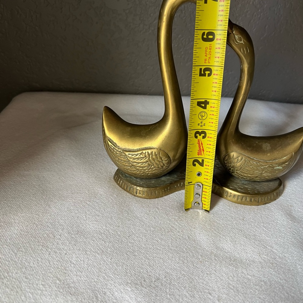 vintage brass kissing swan figurine vintage brass kissing swan figurine - Picture 3 of 10